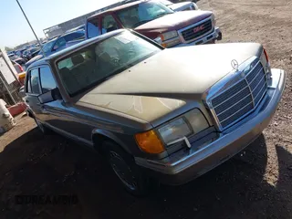 1990 Mercedes-Benz 560 with VIN WDBCA39E7LA505668, listed as a IAAI auction lot 41473380 with 159,716 mi miles and . Bid and sale history available at DreamBid. Image 1.