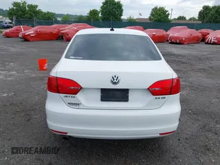 2011 Volkswagen Jetta SE с VIN 3VWBZ7AJ2BM395052, выставлен на аукционе IAAI как лот 42333569 с пробегом 148 986 миль миль и . История ставок и продаж доступна на DreamBid. Изображение 17.