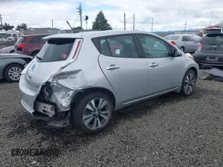 2013 Nissan LEAF SL z VIN 1N4AZ0CP5DC403887, wystawiony jako IAAI lot #42141239 z przebiegiem 55 420 mil mil oraz . Historia ofert i sprzedaży dostępna na DreamBid. Obrazek 4.