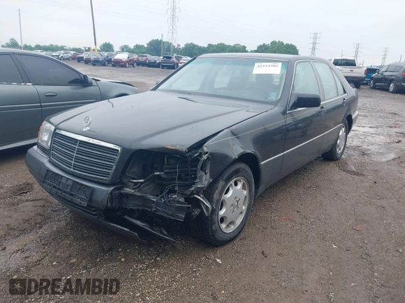 1993 Mercedes-Benz S 320 z VIN WDBGA32E7PA111623, wystawiony jako IAAI lot #42324385 z przebiegiem 130 231 mil mil oraz . Historia ofert i sprzedaży dostępna na DreamBid. Obrazek 2.