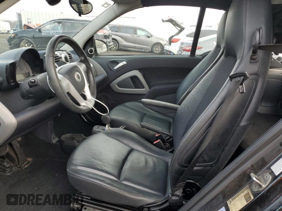 2013 Smart fortwo Passion z VIN WMEEK3BA2DK625180, wystawiony jako Copart lot #84905324 z przebiegiem 53 126 mil mil oraz Szkoda całkowita • Salvage title. Historia ofert i sprzedaży dostępna na DreamBid. Obrazek 7.