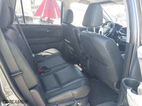 2020 Honda Pilot Touring 8-Passenger with VIN 5FNYF5H90LB000801, listed as a IAAI auction lot 41865605 with 62,743 mi miles. Bid and sale history available at carsss.com. Image 8.