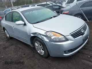 2009 Nissan Altima 2.5 with VIN 1N4AL21E39N467338, listed as a IAAI auction lot 41844703 with 999,999 mi miles. Bid and sale history available at carsss.com. Image 1.