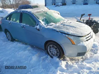 2009 Ford Focus SE z VIN 1FAHP35N79W262568, wystawiony jako IAAI lot #41288346 z przebiegiem 138 902 mil mil oraz . Historia ofert i sprzedaży dostępna na DreamBid. Obrazek 1.