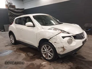 2014 Nissan Juke S with VIN JN8AF5MV2ET357647, listed as a IAAI auction lot 41414352 with 251,842 mi miles. Bid and sale history available at carsss.com. Image 1.