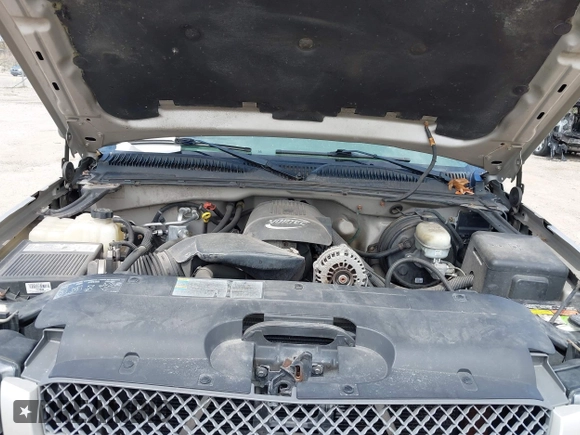 2005 Chevrolet Silverado 1500 LS with VIN 1GCEK19T65Z194720, listed as a IAAI auction lot 42157104 with 156,376 mi miles. Bid and sale history available at carsss.com. Image 10.