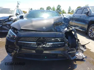 2021 Mercedes-Benz E 350 z VIN W1KZF8DB5MB001483, wystawiony jako IAAI lot #42030736 z przebiegiem Nie podano mil oraz . Historia ofert i sprzedaży dostępna na DreamBid. Obrazek 11.