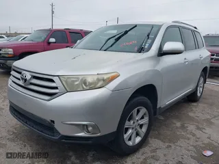 2011 Toyota Highlander with VIN 5TDZK3EH9BS030051, listed as a IAAI auction lot 41436897 with 253,513 mi miles. Bid and sale history available at carsss.com. Image 22.