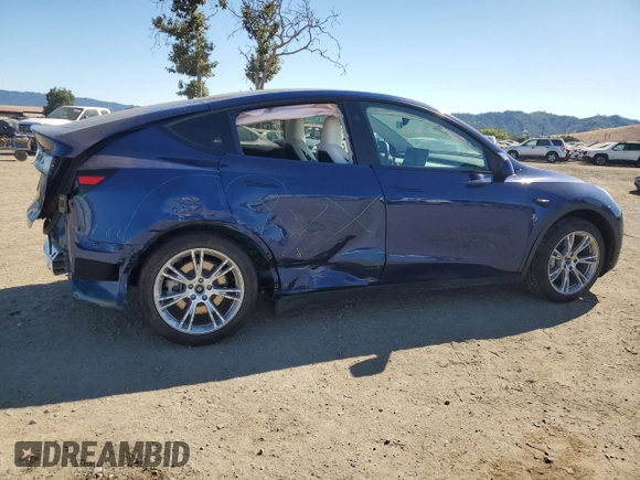 2024 Tesla Model Y Long Range with VIN 7SAYGDEEXRF983989, listed as a Copart auction lot 64035155 with 12,137 mi miles and Salvage title. Bid and sale history available at DreamBid. Image 3.