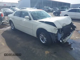 2008 Chrysler 300 Limited with VIN 2C3KA33G98H172006, listed as a IAAI auction lot 41445953 with 183,451 mi miles and . Bid and sale history available at DreamBid. Image 1.