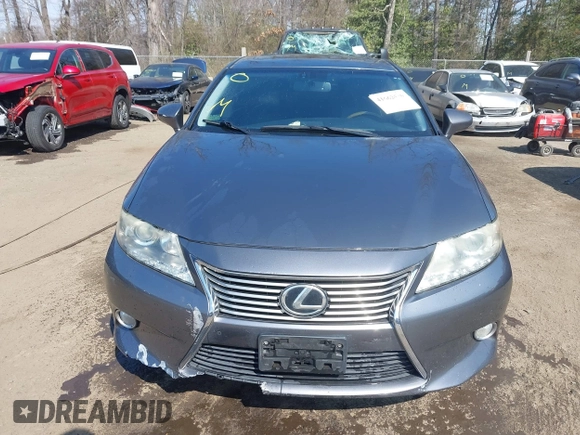 2013 Lexus ES 4dr Sdn with VIN JTHBK1GG9D2062663, listed as a IAAI auction lot 41662530 with 190,841 mi miles. Bid and sale history available at carsss.com. Image 12.