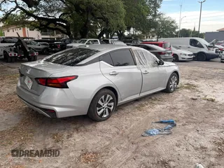 2020 Nissan Altima S with VIN 1N4BL4BVXLC199373, listed as a IAAI auction lot 42218125 with 56,477 mi miles and . Bid and sale history available at DreamBid. Image 4.
