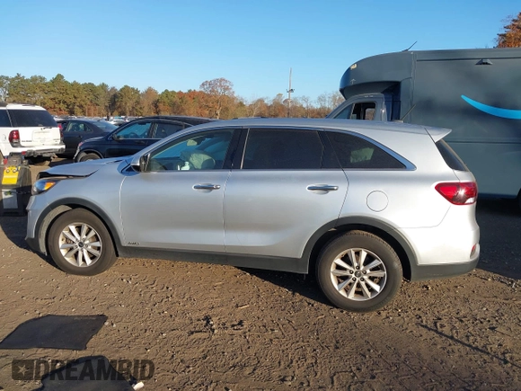 2019 Kia Sorento LX with VIN 5XYPGDA34KG526946, listed as a IAAI auction lot 40771761 with 132,260 mi miles and . Bid and sale history available at DreamBid. Image 14.