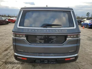2023 Jeep Grand Wagoneer Series III z VIN 1C4SJVGP5PS512227, wystawiony jako Copart lot #41462895 z przebiegiem Nie podano mil oraz Szkoda całkowita • Salvage title. Historia ofert i sprzedaży dostępna na DreamBid. Obrazek 6.