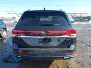2024 Volkswagen Atlas SE z VIN 1V2LR2CA5RC576809, wystawiony jako IAAI lot #41652203 z przebiegiem 11 300 mil mil oraz . Historia ofert i sprzedaży dostępna na DreamBid. Obrazek 16.