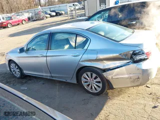 2015 Honda Accord Sedan EX-L with VIN 1HGCR2F86FA104086, listed as a IAAI auction lot 41395174 with 199,287 mi miles. Bid and sale history available at carsss.com. Image 14.