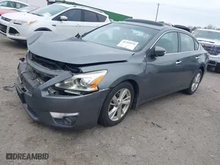 2014 Nissan Altima 2.5 S with VIN 1N4AL3AP4EN253105, listed as a IAAI auction lot 41353974 with 137,549 mi miles. Bid and sale history available at carsss.com. Image 18.