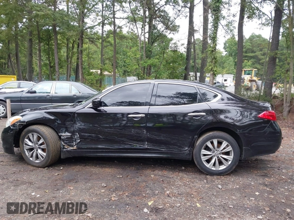2011 Infiniti M37 with VIN JN1BY1AR5BM374686, listed as a IAAI auction lot 40399732 with 208,337 mi miles. Bid and sale history available at carsss.com. Image 13.