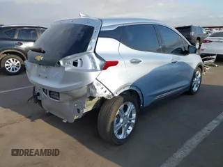 2017 Chevrolet Bolt EV LT z VIN 1G1FW6S08H4185243, wystawiony jako IAAI lot #42184763 z przebiegiem 78 347 mil mil oraz . Historia ofert i sprzedaży dostępna na DreamBid. Obrazek 4.