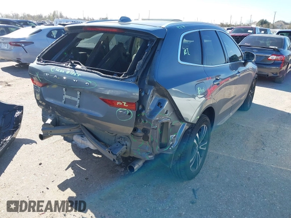2020 Volvo XC60 Momentum with VIN YV4A22RK7L1586688, listed as a IAAI auction lot 41257331 with 38,393 mi miles and . Bid and sale history available at DreamBid. Image 4.