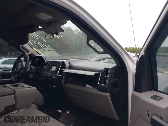 2018 Ford Super Duty F-250 SRW XL with VIN 1FT7W2BTXJEB84089, listed as a IAAI auction lot 40456238 with 180,297 mi miles. Bid and sale history available at carsss.com. Image 5.