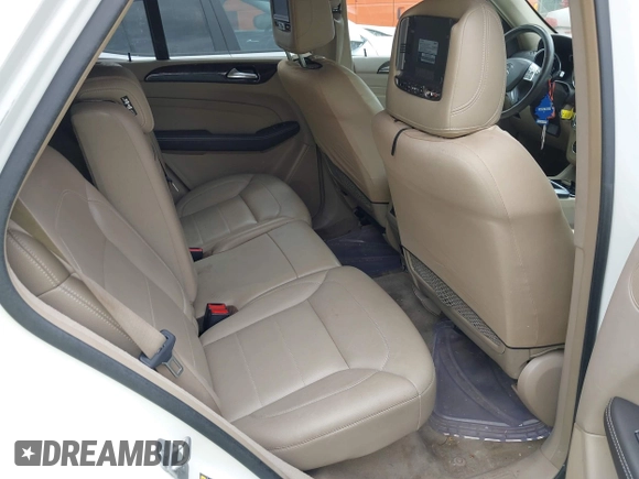 2012 Mercedes-Benz M ML 350 with VIN 4JGDA5HB1CA063846, listed as a IAAI auction lot 42032560 with 175,946 mi miles. Bid and sale history available at carsss.com. Image 8.