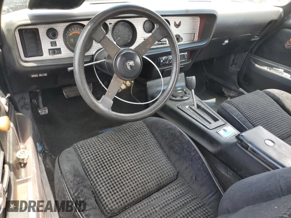 1975 Pontiac Firebird с VIN 2W87S5N561452, выставлен на аукционе Copart как лот 64986614 с пробегом 73 434 миль миль и Чистый • Clean title. История ставок и продаж доступна на DreamBid. Изображение 8.