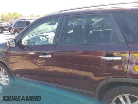 2015 Kia Sorento LX with VIN 5XYKTCA6XFG592482, listed as a IAAI auction lot 41995626 with 154,865 mi miles. Bid and sale history available at carsss.com. Image 15.