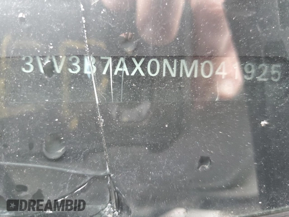 2022 Volkswagen Tiguan SE z VIN 3VV3B7AX0NM041925, wystawiony jako Copart lot #58415615 z przebiegiem 55 595 mil mil oraz Szkoda całkowita • Salvage title. Historia ofert i sprzedaży dostępna na DreamBid. Obrazek 13.