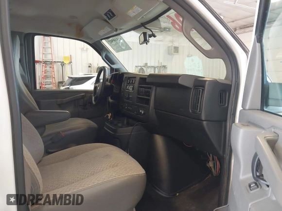 2016 Chevrolet Express Passenger LT with VIN 1GAZGMFG6G1222747, listed as a IAAI auction lot 42569502 with 191,178 mi miles and . Bid and sale history available at DreamBid. Image 5.
