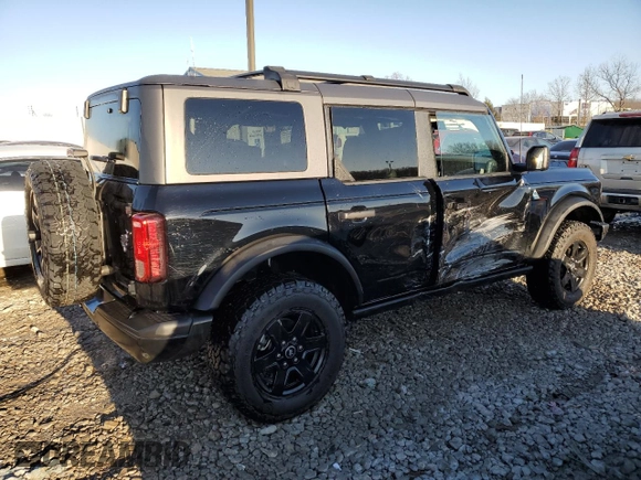 2024 Ford Bronco z VIN 1FMEE1BPXRLA33991, wystawiony jako Copart lot #42259825 z przebiegiem 24 969 mil mil oraz Szkoda całkowita • Salvage title. Historia ofert i sprzedaży dostępna na DreamBid. Obrazek 3.