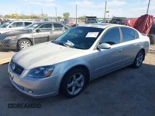 2005 Nissan Altima 3.5 SE with VIN 1N4BL11D15C367864, listed as a IAAI auction lot 41855721 with 175,976 mi miles. Bid and sale history available at carsss.com. Image 2.