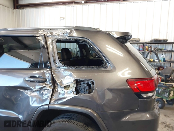 2020 Jeep Grand Cherokee Laredo z VIN 1C4RJFAG9LC325526, wystawiony jako IAAI lot #42609824 z przebiegiem 44 457 mil mil oraz . Historia ofert i sprzedaży dostępna na DreamBid. Obrazek 6.