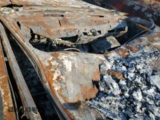 1973 Dodge Charger z VIN WH23U3A130893, wystawiony jako Copart lot #70195534 z przebiegiem Nie podano mil oraz Szkoda całkowita • Salvage title. Historia ofert i sprzedaży dostępna na DreamBid. Obrazek 8.