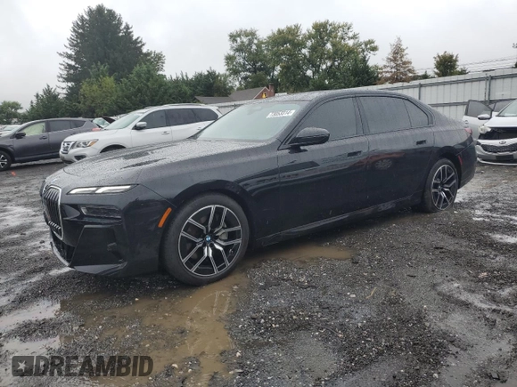 2024 BMW 7 Series 740i z VIN WBA23EH09RCP56372, wystawiony jako Copart lot #73053314 z przebiegiem 18 365 mil mil oraz Szkoda całkowita • Salvage title. Historia ofert i sprzedaży dostępna na DreamBid. Obrazek 1.