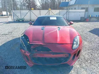 2015 Jaguar F-Type R z VIN SAJWA6DA6FMK21764, wystawiony jako IAAI lot #41406202 z przebiegiem 59 253 mil mil oraz . Historia ofert i sprzedaży dostępna na DreamBid. Obrazek 13.