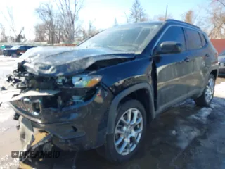 2022 Jeep Compass Latitude Lux with VIN 3C4NJDFBXNT236197, listed as a IAAI auction lot 41663973 with 25,530 mi miles and . Bid and sale history available at DreamBid. Image 6.