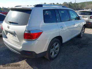 2013 Toyota Highlander Limited with VIN 5TDYK3EH8DS136795, listed as a IAAI auction lot 41642332 with 155,261 mi miles. Bid and sale history available at carsss.com. Image 4.
