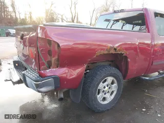 2007 Chevrolet Silverado 1500 LTZ with VIN 1GCEK19047E526699, listed as a IAAI auction lot 41040971 with 195,192 mi miles. Bid and sale history available at carsss.com. Image 6.