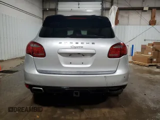 2014 Porsche Cayenne с VIN WP1AA2A21ELA00526, выставлен на аукционе Copart как лот 54238525 с пробегом 101 437 миль миль и Списание • Salvage title. История ставок и продаж доступна на DreamBid. Изображение 6.