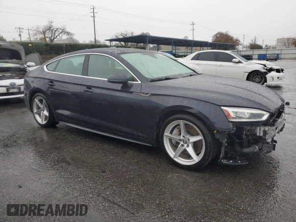 2018 Audi A5 Sportback Prestige z VIN WAUFNCF53JA092813, wystawiony jako Copart lot #85264204 z przebiegiem 46 381 mil mil oraz Szkoda całkowita • Salvage title. Historia ofert i sprzedaży dostępna na DreamBid. Obrazek 4.