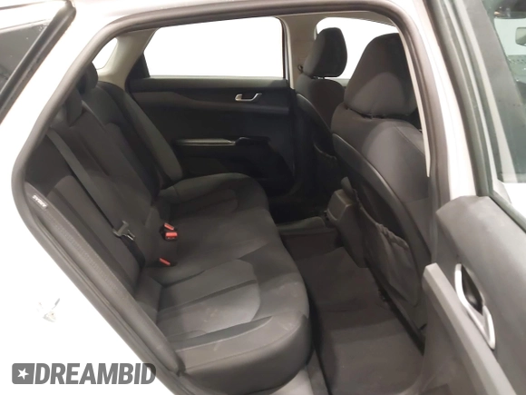 2023 Kia K5 LXS z VIN 5XXG14J2XPG189462, wystawiony jako IAAI lot #42233595 z przebiegiem 17 286 mil mil oraz . Historia ofert i sprzedaży dostępna na DreamBid. Obrazek 8.