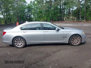 2011 BMW 7 Series 750Li xDrive z VIN WBAKC8C53BC433168, wystawiony jako IAAI lot #42189726 z przebiegiem 177 368 mil mil oraz . Historia ofert i sprzedaży dostępna na DreamBid. Obrazek 13.