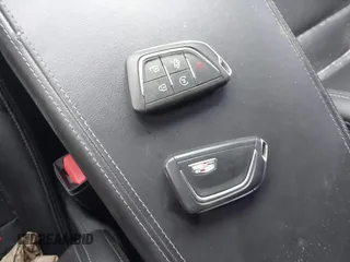 2021 Cadillac CT5 Luxury z VIN 1G6DX5RK0M0147667, wystawiony jako IAAI lot #41398726 z przebiegiem 50 387 mil mil oraz . Historia ofert i sprzedaży dostępna na DreamBid. Obrazek 11.