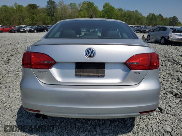 2012 Volkswagen Jetta TDI w/Premium & Nav с VIN 3VWLL7AJ4CM426910, выставлен на аукционе Copart как лот 53111065 с пробегом 137 376 миль миль и Списание • Salvage title. История ставок и продаж доступна на DreamBid. Изображение 6.
