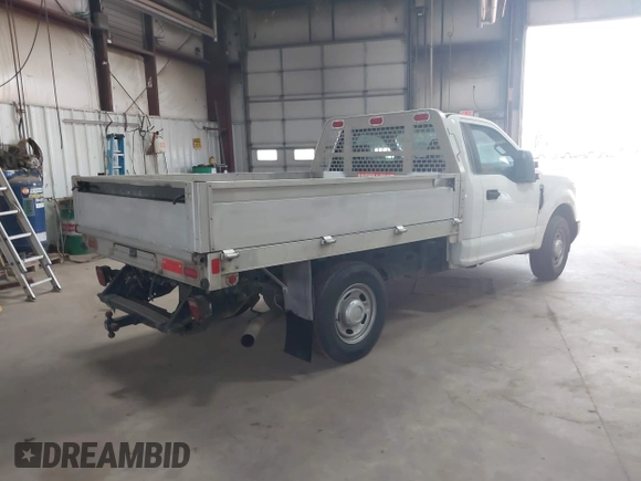 2017 Ford F-250 XL z VIN 1FDBF2A60HEC99876, wystawiony jako IAAI lot #42468271 z przebiegiem 81 478 mil mil oraz . Historia ofert i sprzedaży dostępna na DreamBid. Obrazek 4.