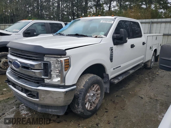 2019 Ford F-350 with VIN 1FD8W3BT8KEF59372, listed as a Copart auction lot 57202484 with 216,006 mi miles and Salvage title. Bid and sale history available at DreamBid. Image 1.