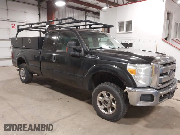 2015 Ford F-250 XLT z VIN 1FT7X2B63FED10680, wystawiony jako IAAI lot #41503254 z przebiegiem 261 634 mil mil oraz . Historia ofert i sprzedaży dostępna na DreamBid. Obrazek 1.