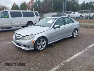 2010 Mercedes-Benz C 300 Sport z VIN WDDGF5EB6AR111658, wystawiony jako IAAI lot #41044200 z przebiegiem 140 599 mil mil oraz . Historia ofert i sprzedaży dostępna na DreamBid. Obrazek 2.