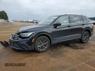 2023 Volkswagen Tiguan SE with VIN 3VVNB7AXXPM061479, listed as a Copart auction lot 42642145 with 22,137 mi miles and Salvage title. Bid and sale history available at DreamBid. Image 1.